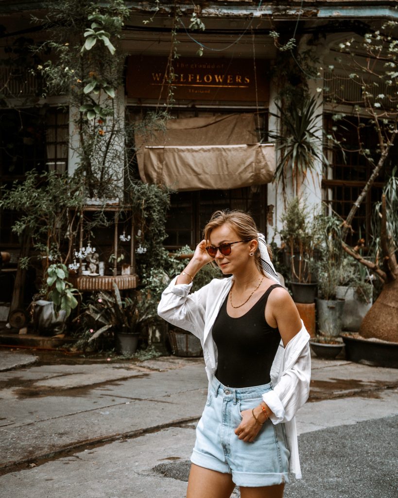 A girl in Bangkok Old Town