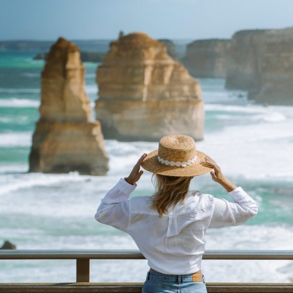 7 ultimate travel essentials that every traveller needs