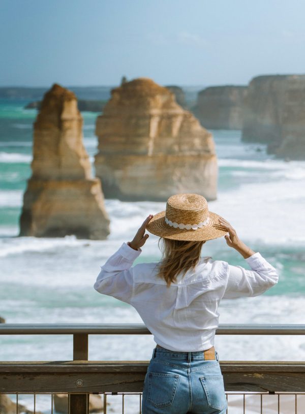 7 ultimate travel essentials that every traveller needs