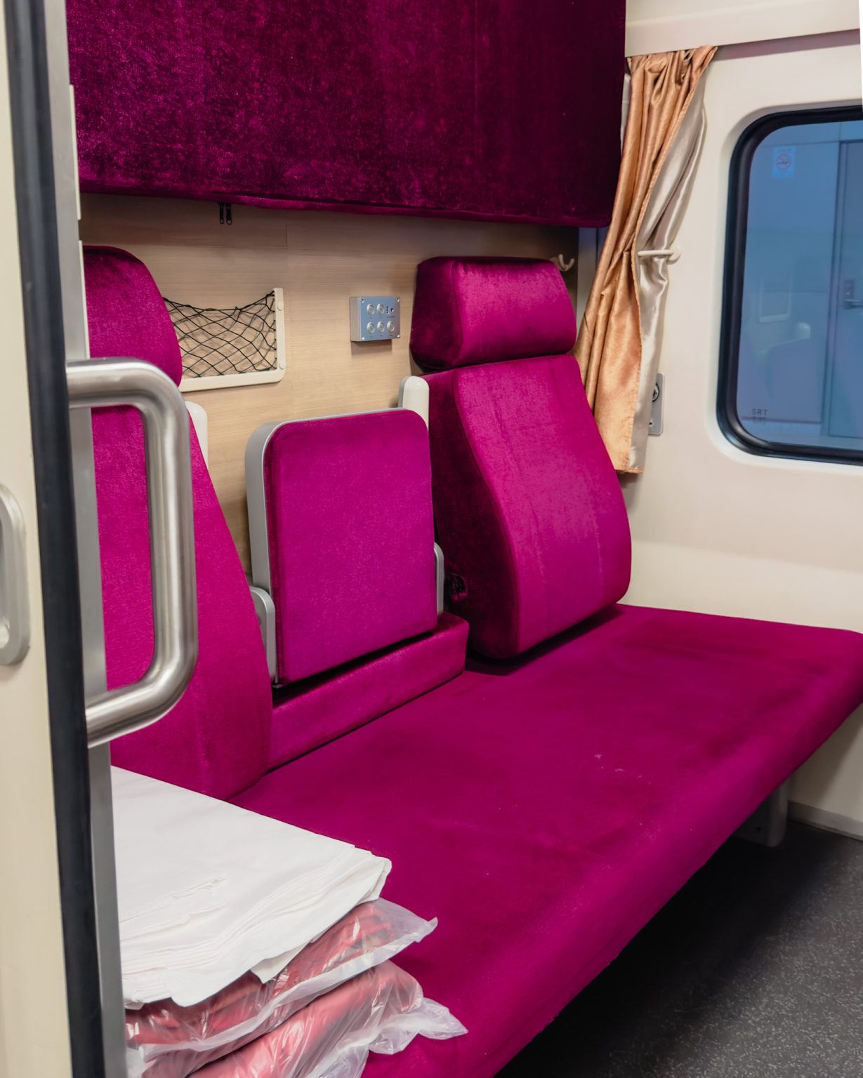 How I booked a First Class Bangkok Chiang Mai Sleeper train - the ...