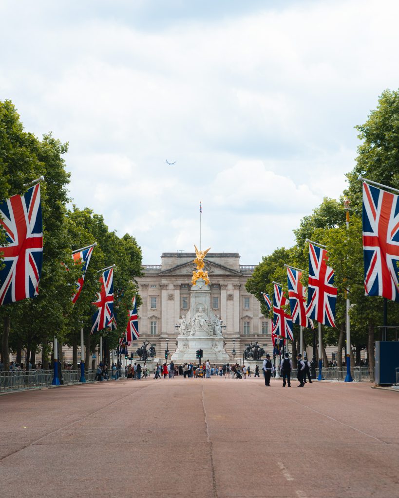 A photo of the Mall in London