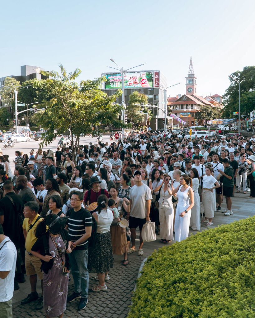 Queue for CAD lantern festival in Chiang Mai
