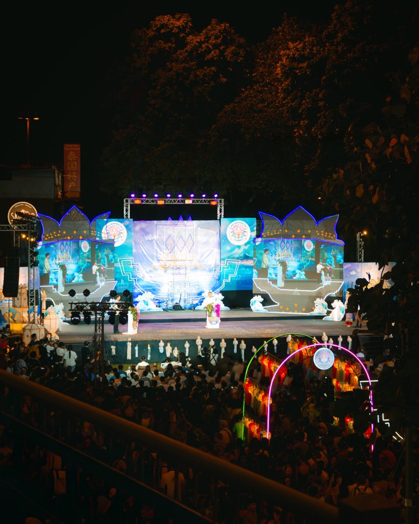 Yi Peng opening ceremony in Chiang Mai