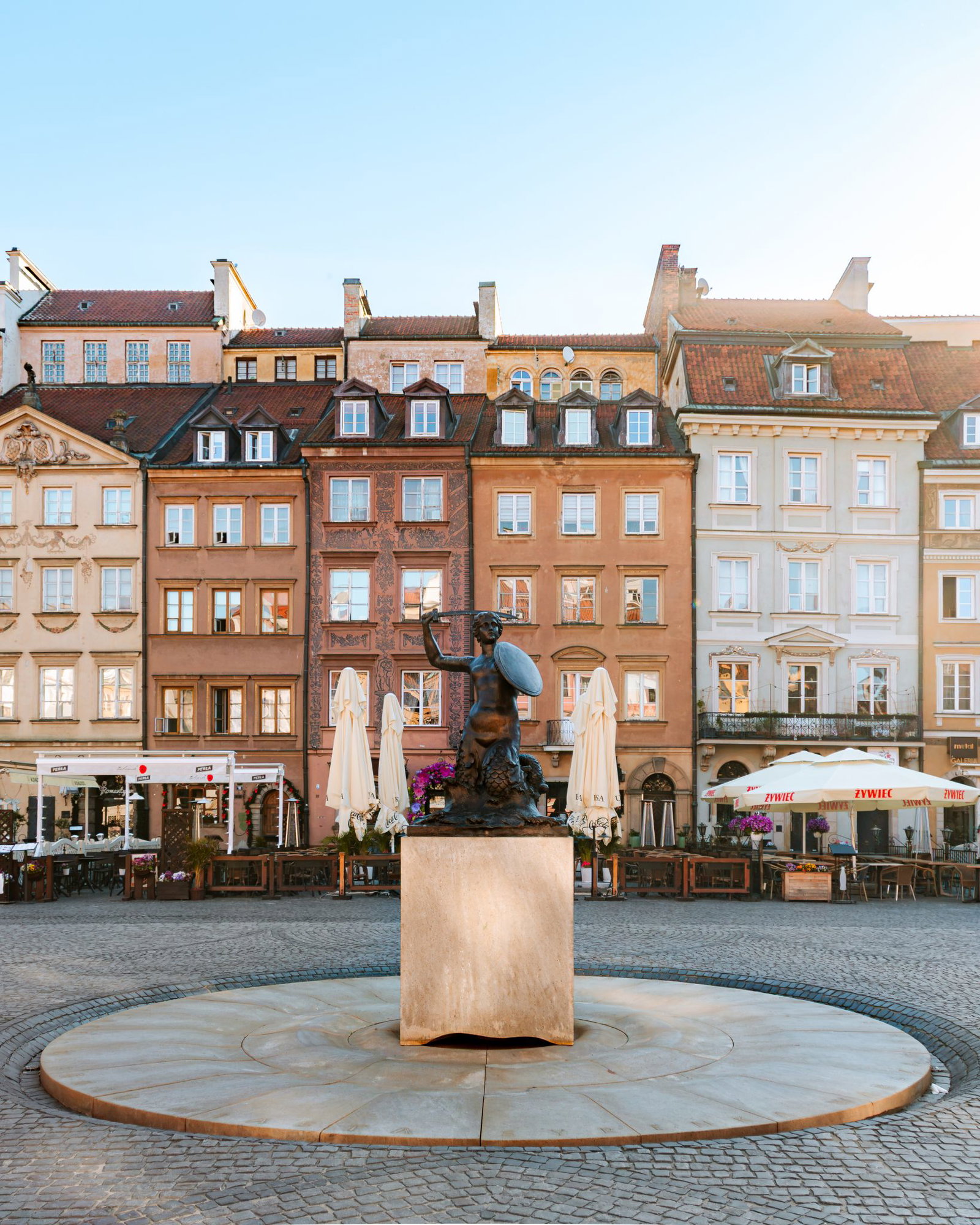 Syrenka in the Old Town Warsaw front on