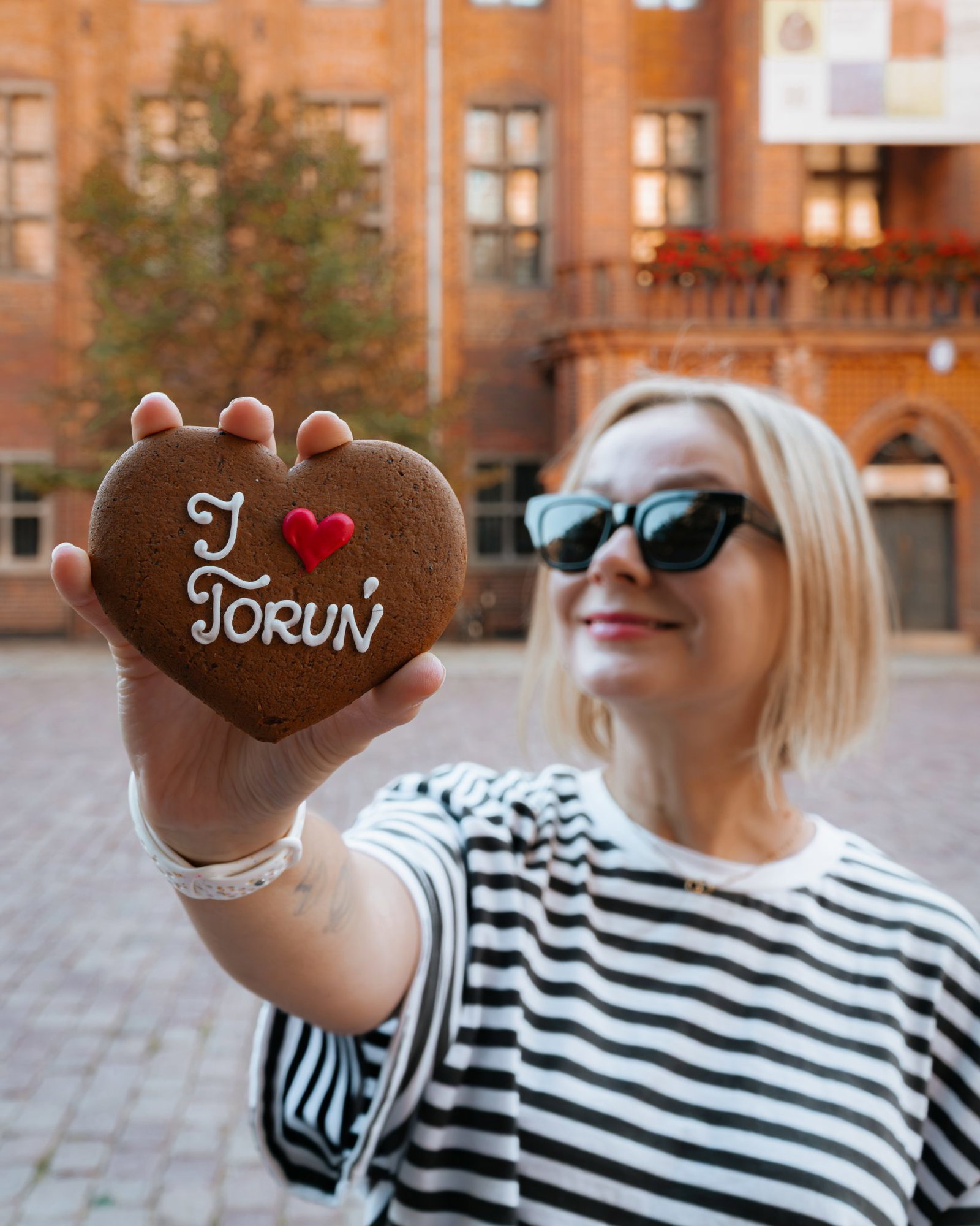 Aga on the run with "I love Torun" gingerbread